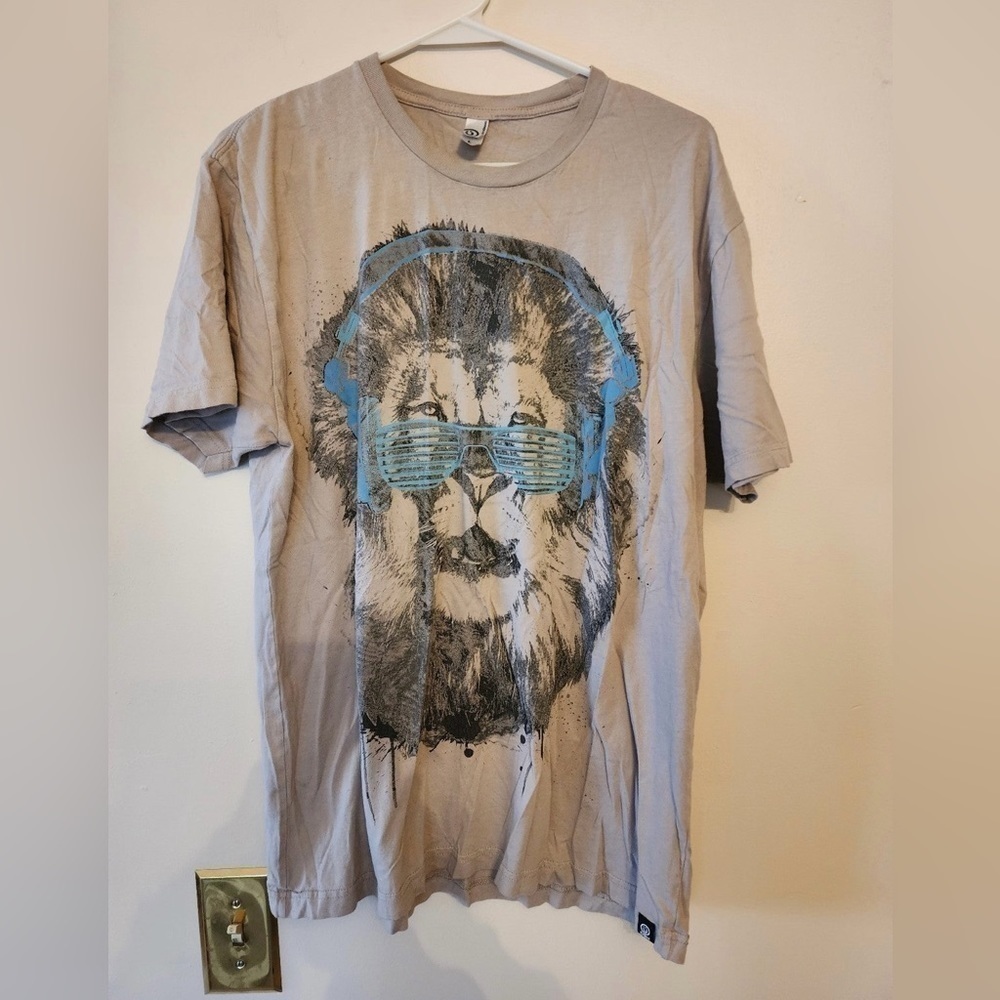 Obu graphic shirt lion mens size large